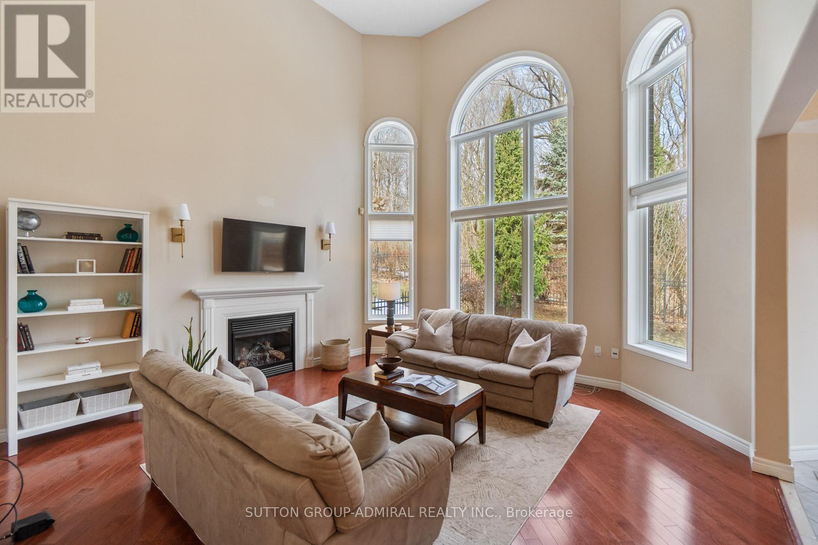 303 Winterburg Court, Waterloo, Ontario  N2V 2S8 - Photo 9 - X12885708