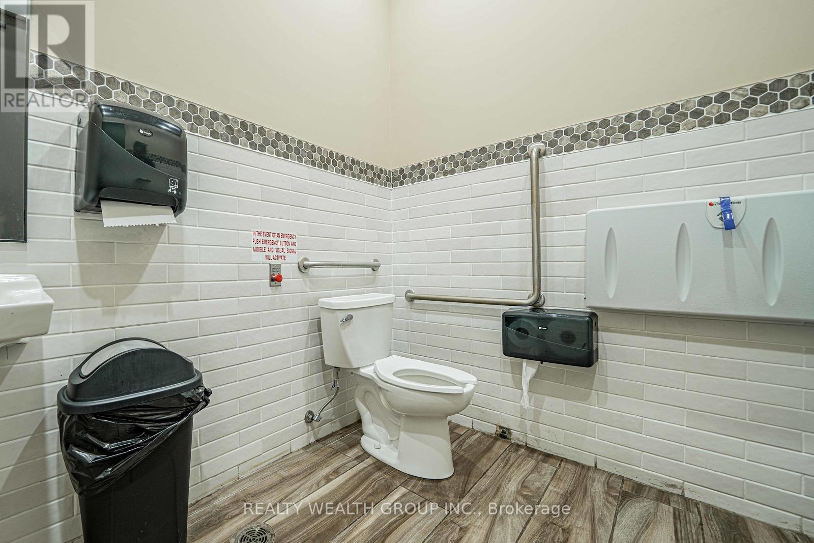 4 - 370 Kent Street W, Kawartha Lakes, Ontario K9V 6G8 - Photo 10 - X12885740