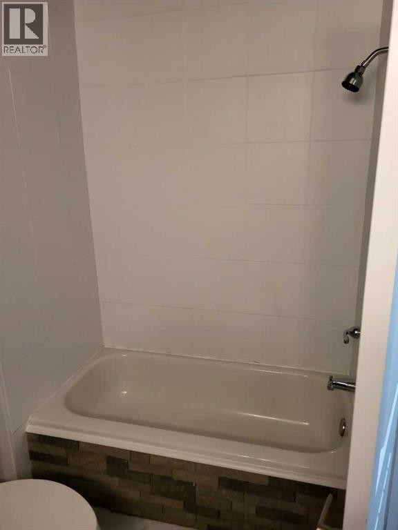 9241 95 Avenue, Grande Prairie, Alberta  T8V 6A3 - Photo 9 - A2292884