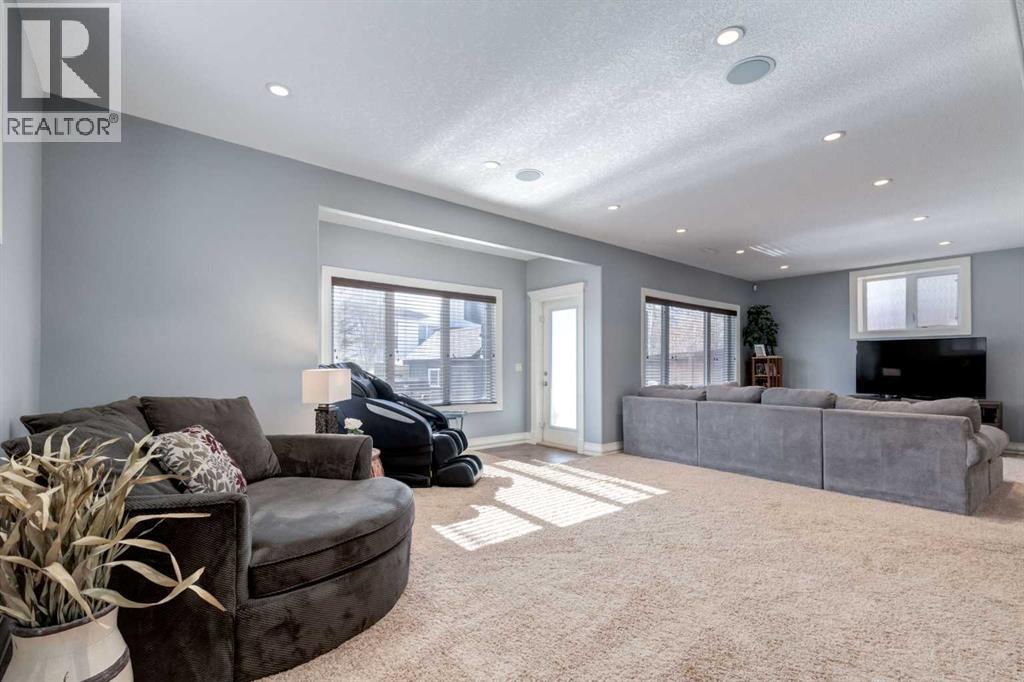 728 Coopers Square SW, Airdrie, Alberta  T4B 0G6 - Photo 37 - A2290061