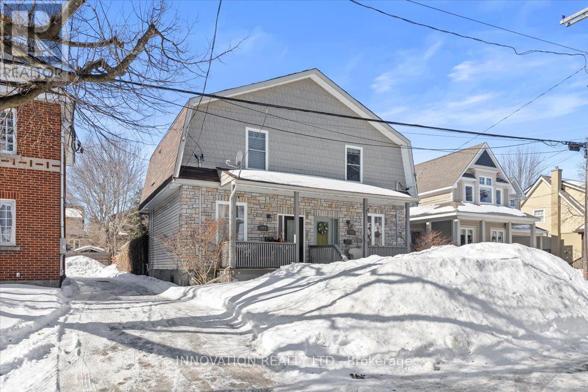 574 Cole Avenue, Ottawa, Ontario K2A 2B5 - Photo 2 - X12885712