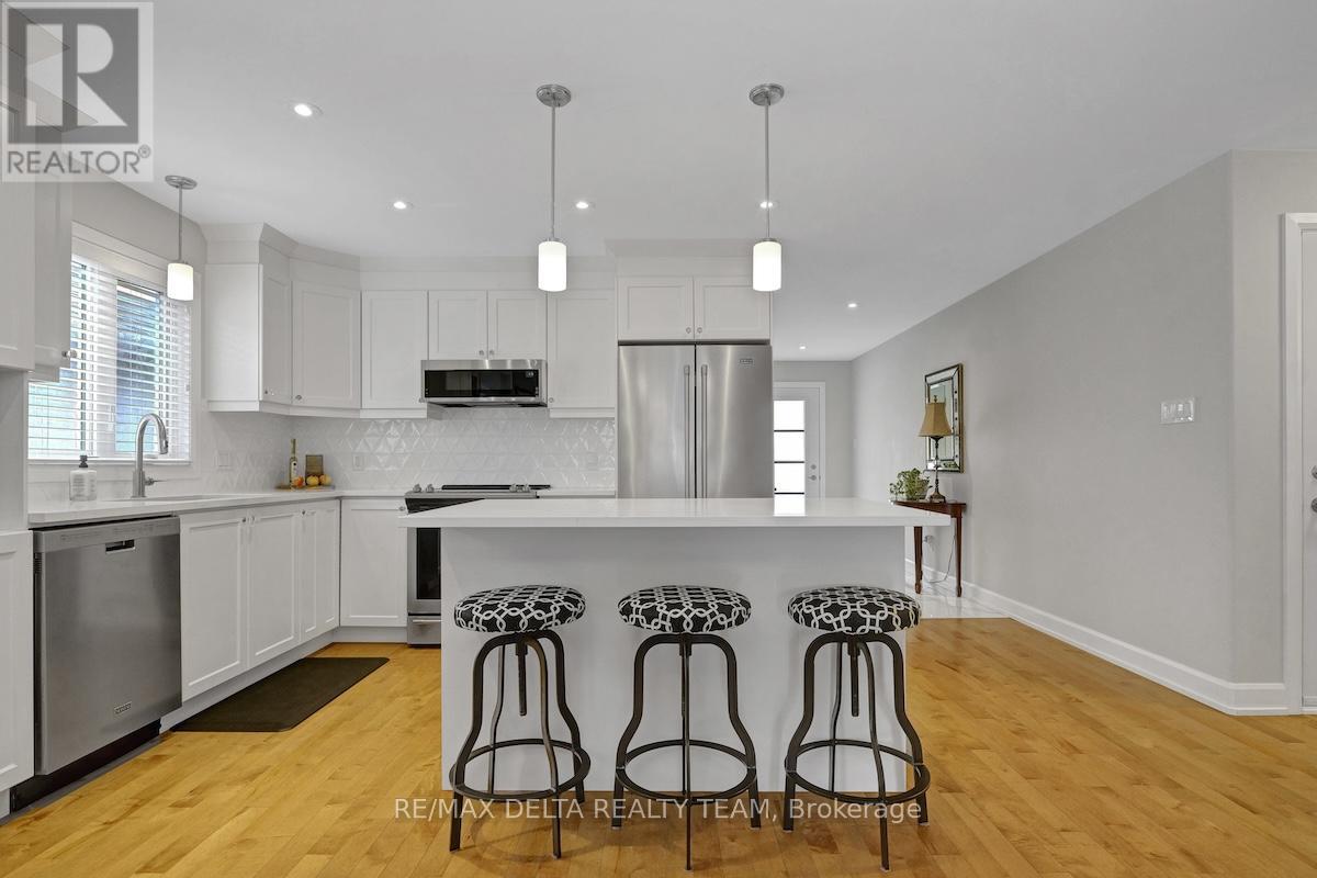 715 Azure Street, Russell, Ontario  K4R 0E5 - Photo 9 - X12885756