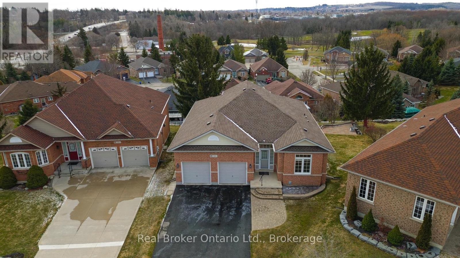 10 Green Gable Place, Woodstock (Woodstock - North), Ontario  N4T 1W6 - Photo 2 - X12885750