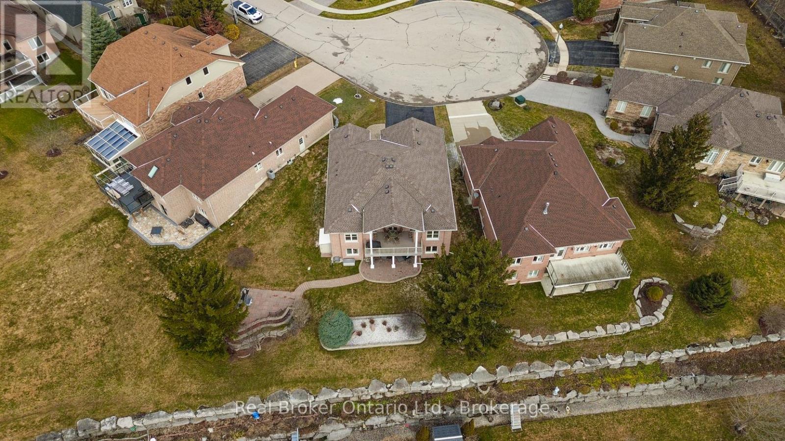 10 Green Gable Place, Woodstock (Woodstock - North), Ontario  N4T 1W6 - Photo 4 - X12885750