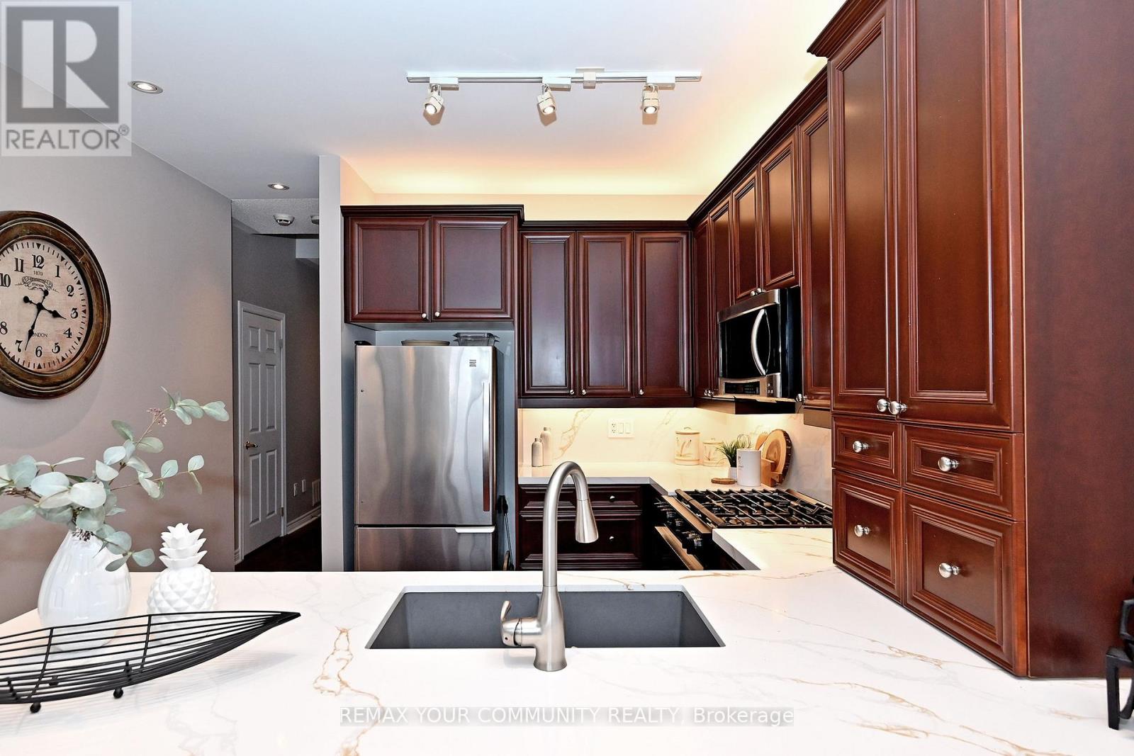 635 Tapestry Lane, Newmarket, Ontario  L3X 3C8 - Photo 4 - N12864928