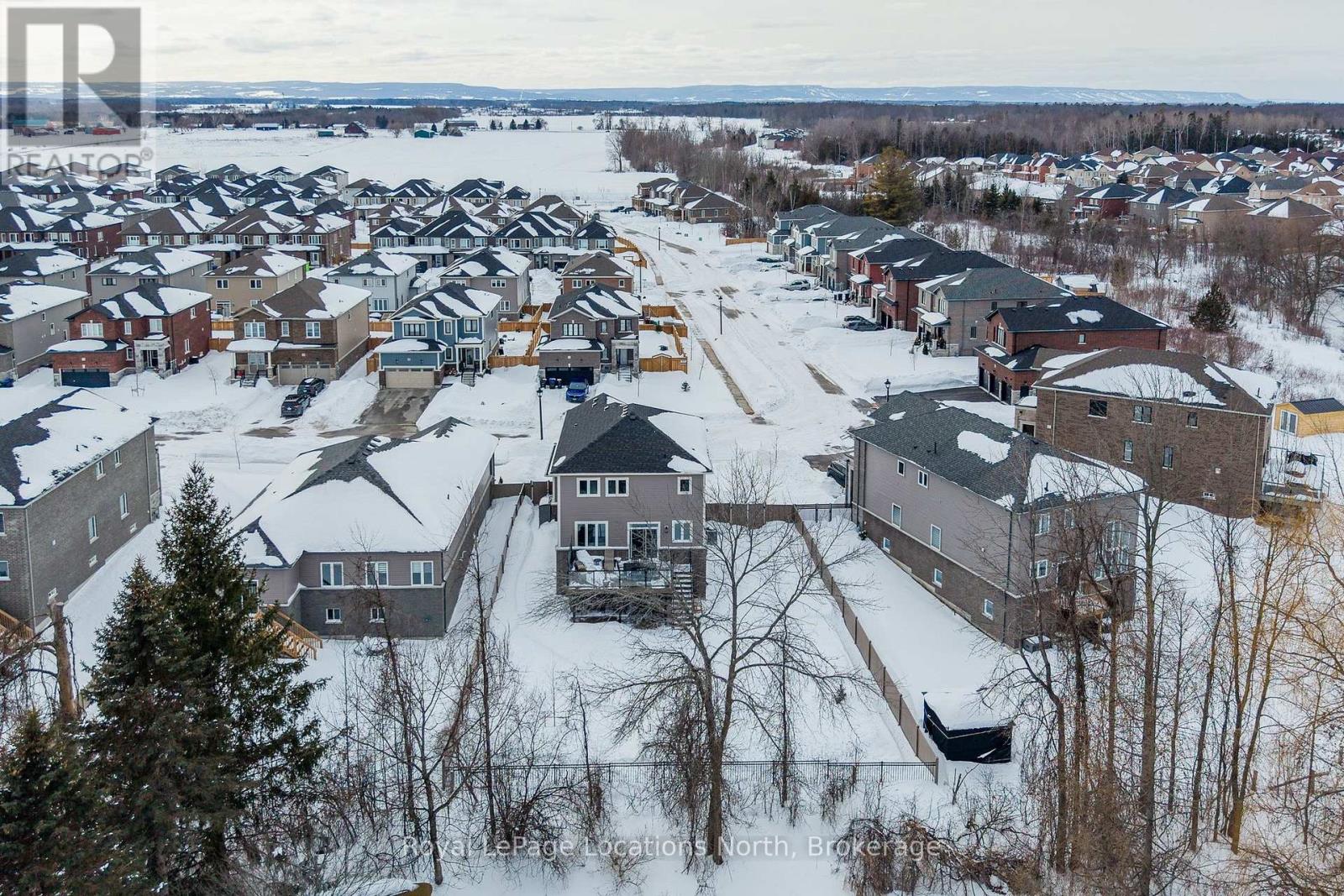 31 Emerald Street, Wasaga Beach, Ontario  L9Z 0K8 - Photo 44 - S12885772