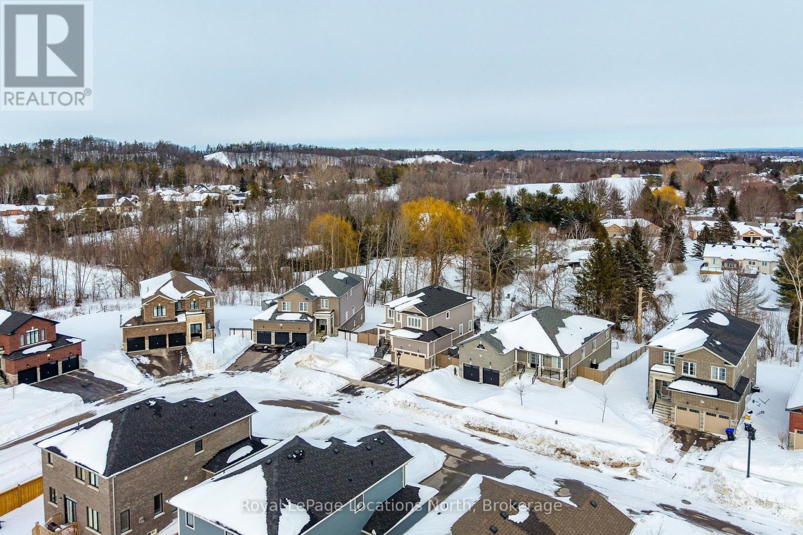 31 Emerald Street, Wasaga Beach, Ontario  L9Z 0K8 - Photo 45 - S12885772