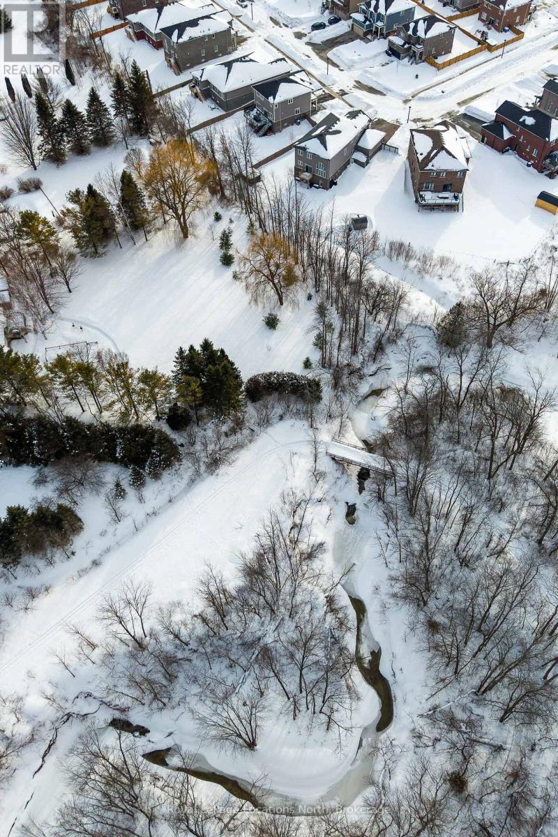 31 Emerald Street, Wasaga Beach, Ontario  L9Z 0K8 - Photo 47 - S12885772