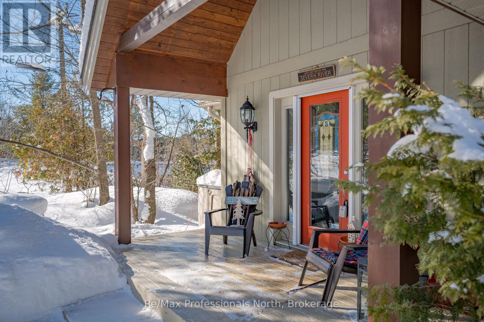 1005 Laidlaw Avenue, Gravenhurst, Ontario  L0K 2B0 - Photo 2 - X12885834