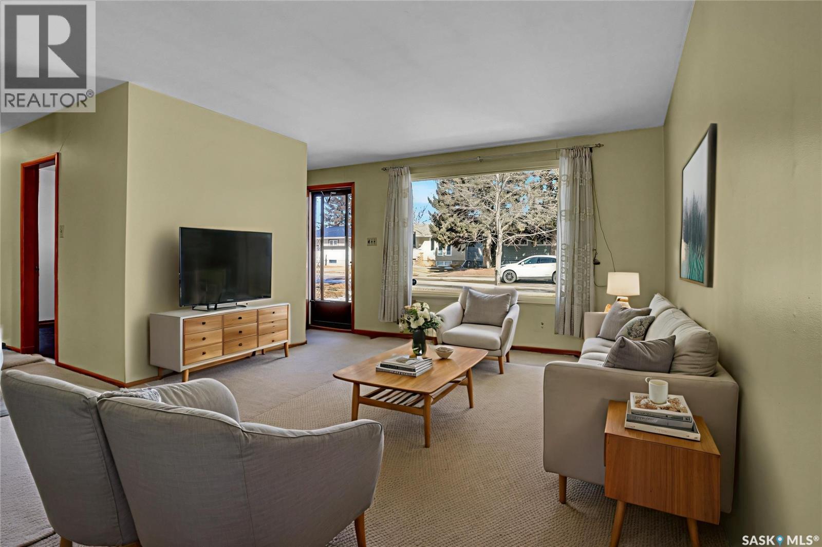 1047 Carleton Street, Moose Jaw, Saskatchewan  S6H 3A3 - Photo 5 - SK030457