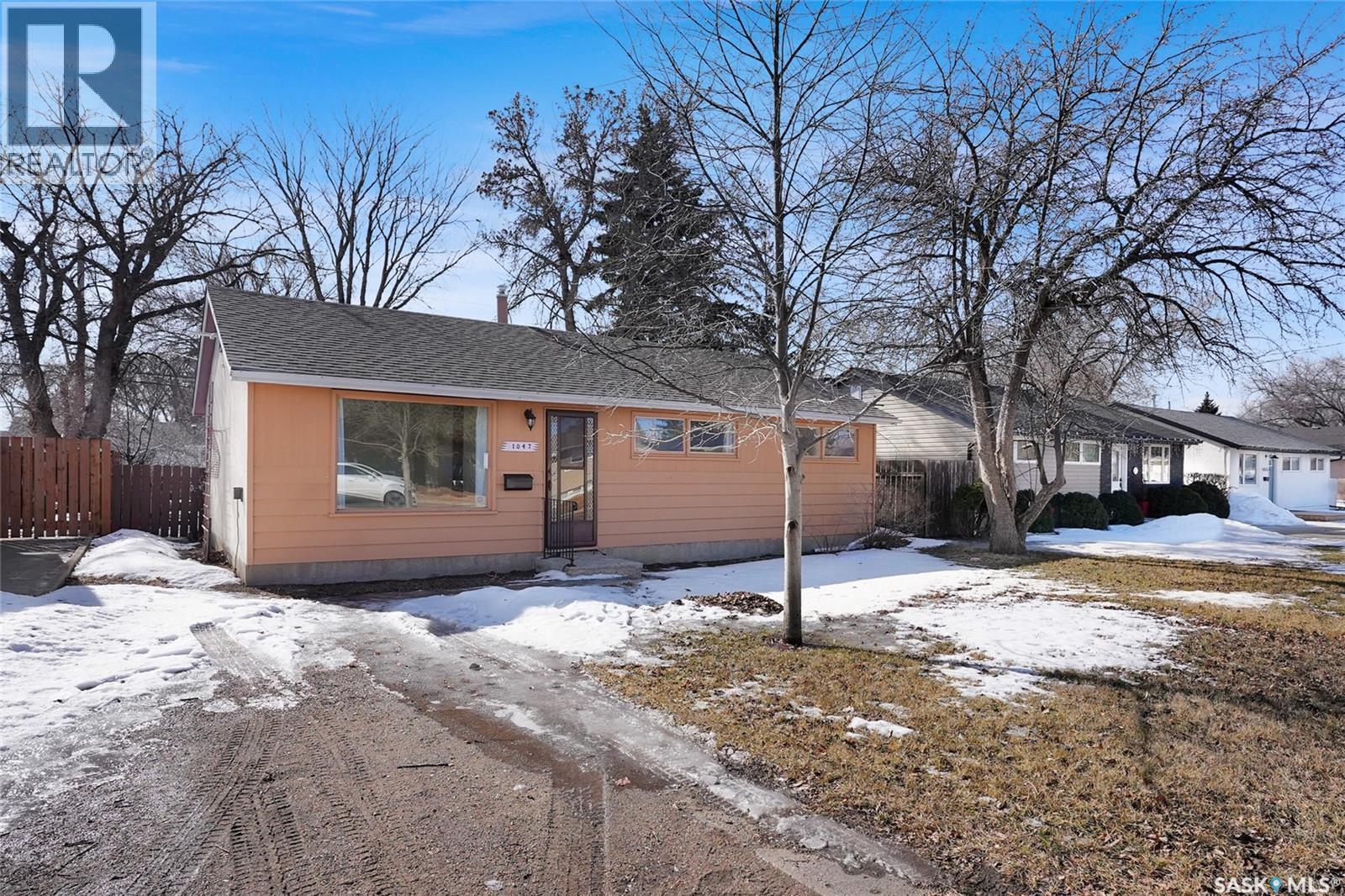 1047 Carleton STREET, Moose Jaw, Saskatchewan