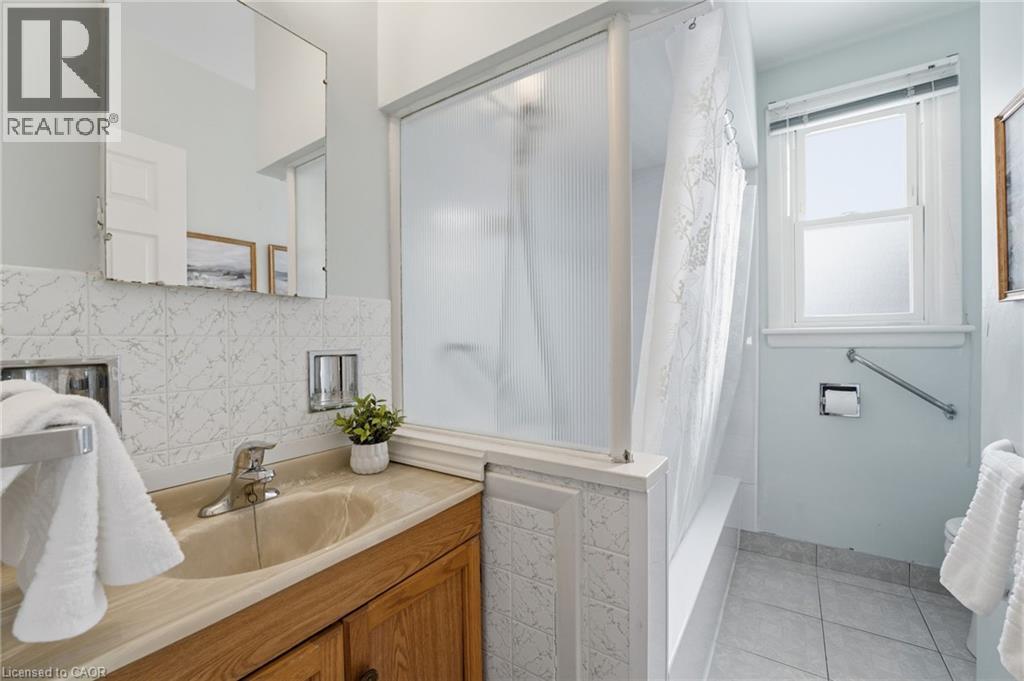 42 Gilbert Avenue, Ancaster, Ontario  L9G 1R4 - Photo 17 - 40804090