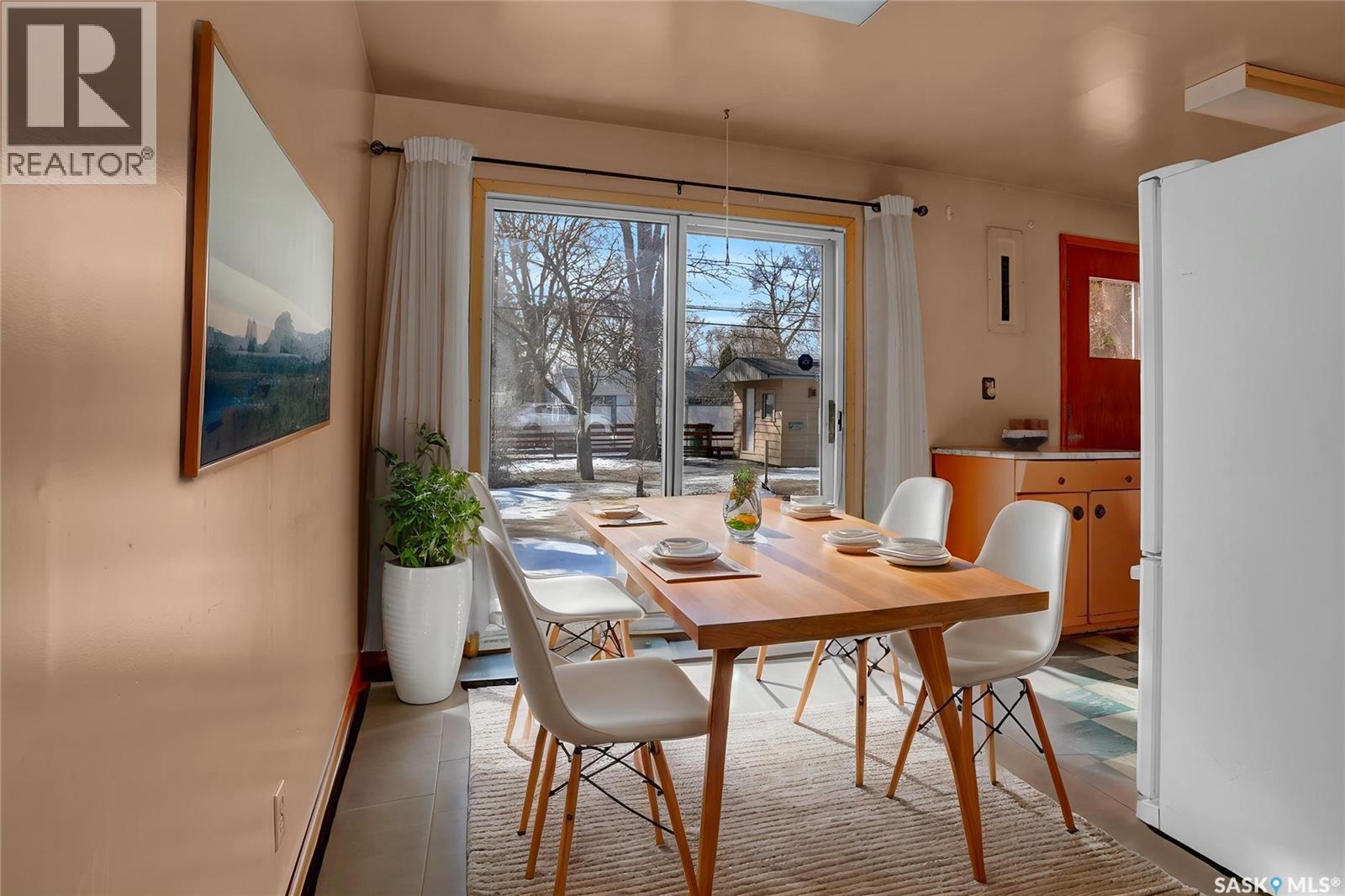 1047 Carleton Street, Moose Jaw, Saskatchewan  S6H 3A3 - Photo 10 - SK030457