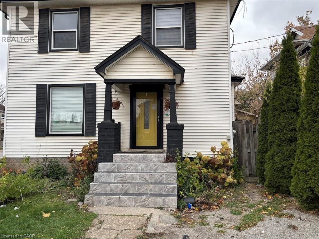 4789 St Clair Avenue, Niagara Falls, Ontario  L2E 3T2 - Photo 2 - 40806472