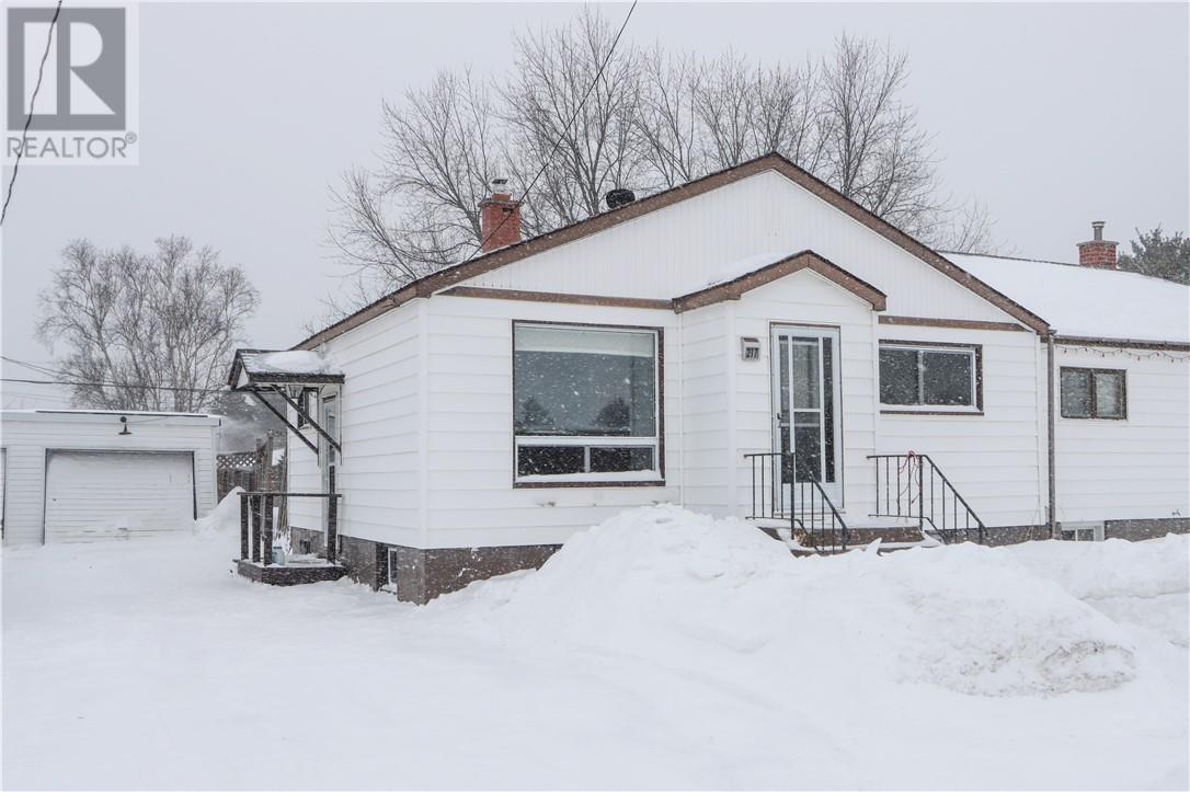 217 Fifth Avenue, lively, Ontario