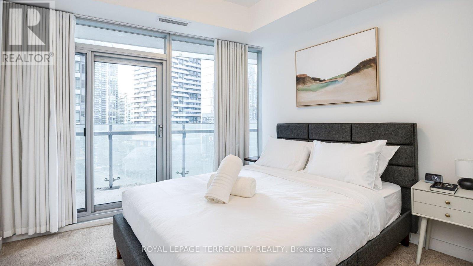 1101 - 14 York Street, Toronto, Ontario  M5J 0B1 - Photo 10 - C12885766