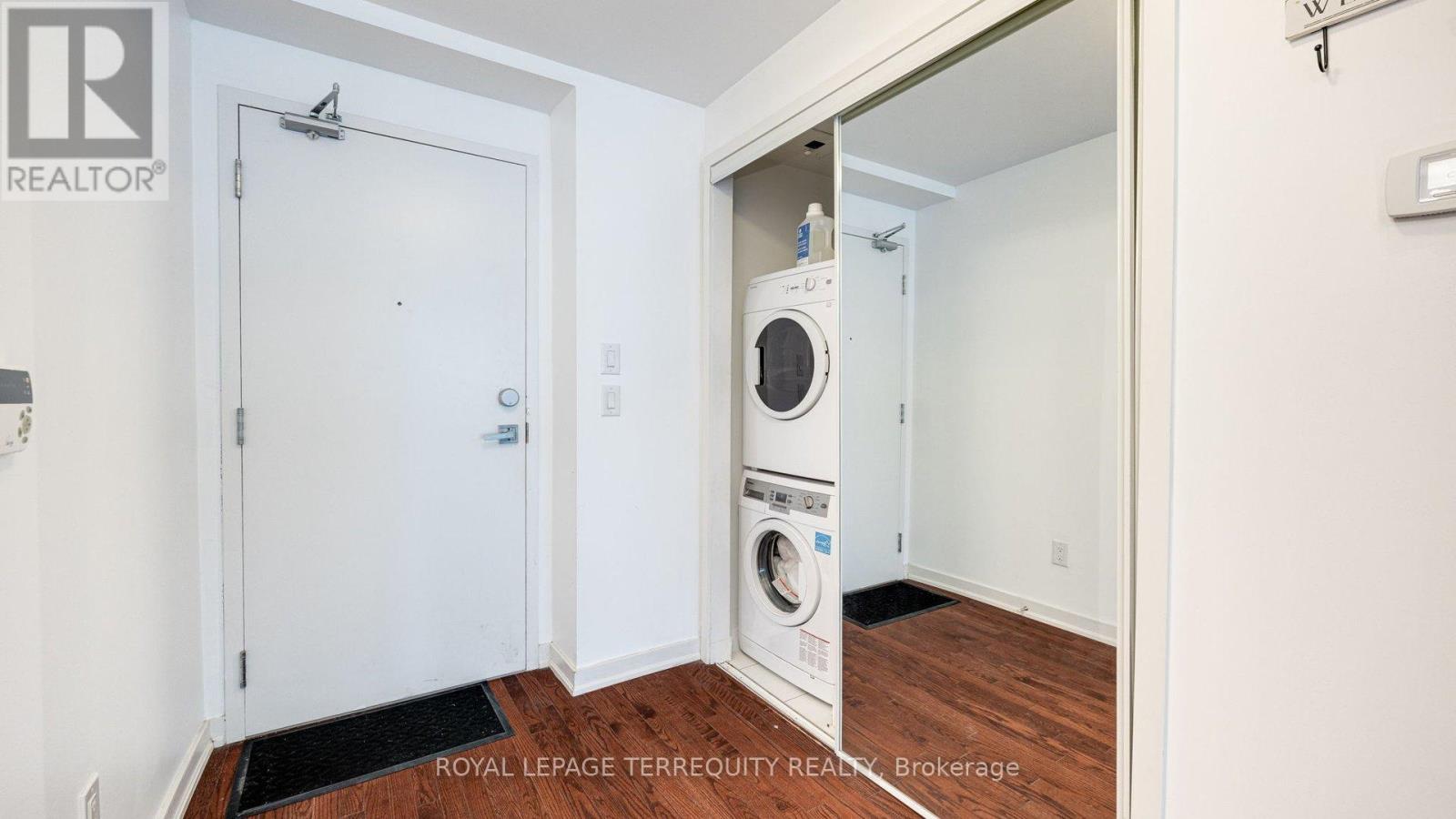 1101 - 14 York Street, Toronto, Ontario  M5J 0B1 - Photo 15 - C12885766