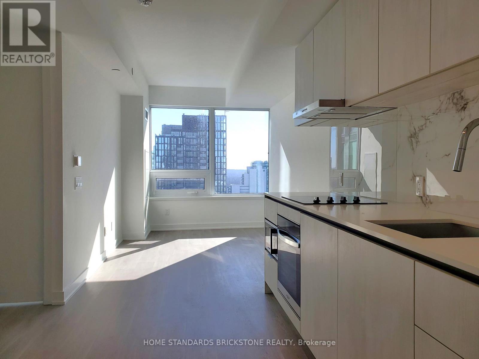 3510 - 8 Welleseley Street W, Toronto, Ontario  M4Y 0J5 - Photo 2 - C12885820