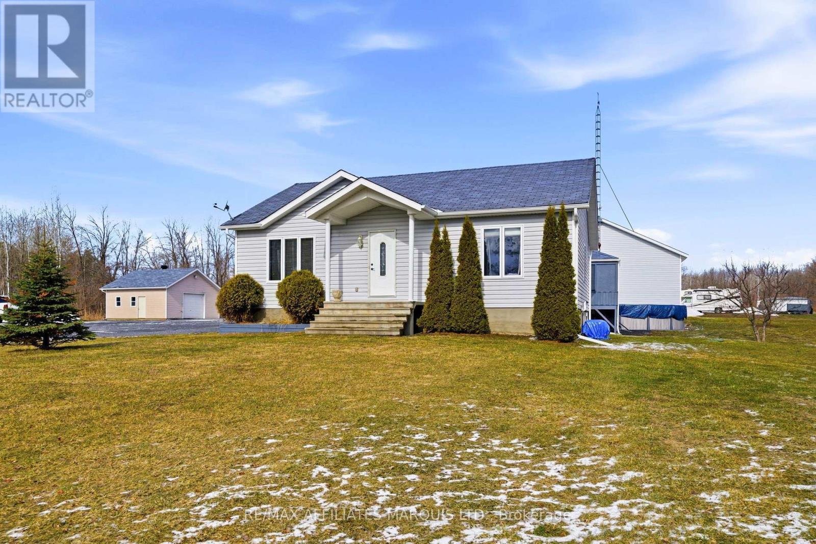 16695 Atchison Road, South Stormont, Ontario  K0C 1P0 - Photo 2 - X12885816