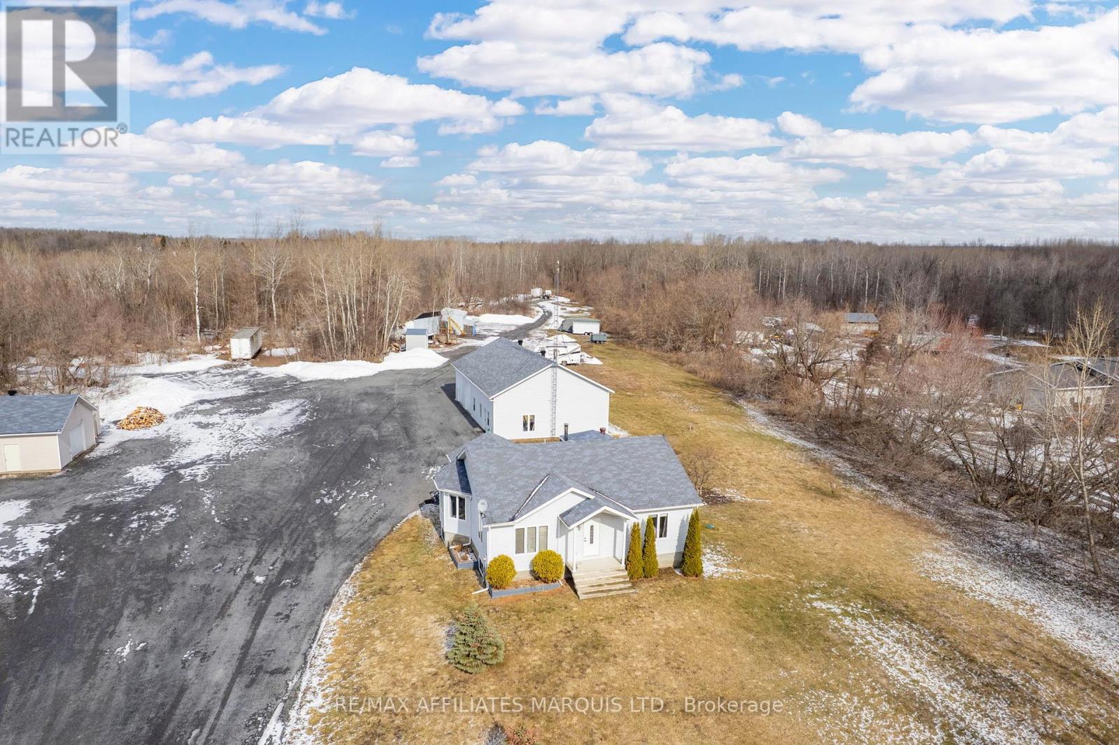 16695 Atchison Road, South Stormont, Ontario  K0C 1P0 - Photo 3 - X12885816