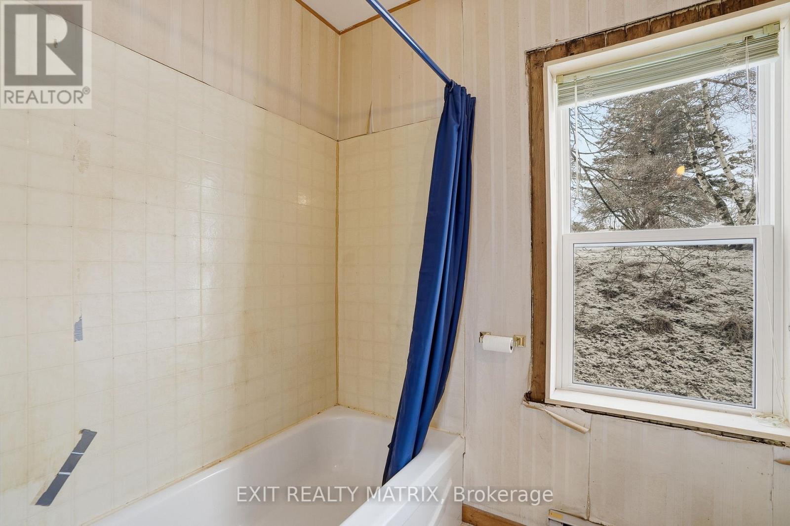 21888 Laggan-Glenelg Road, North Glengarry, Ontario K0B 1E0 - Photo 10 - X12885830