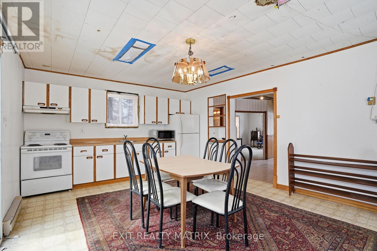 21888 Laggan-Glenelg Road, North Glengarry, Ontario K0B 1E0 - Photo 16 - X12885830