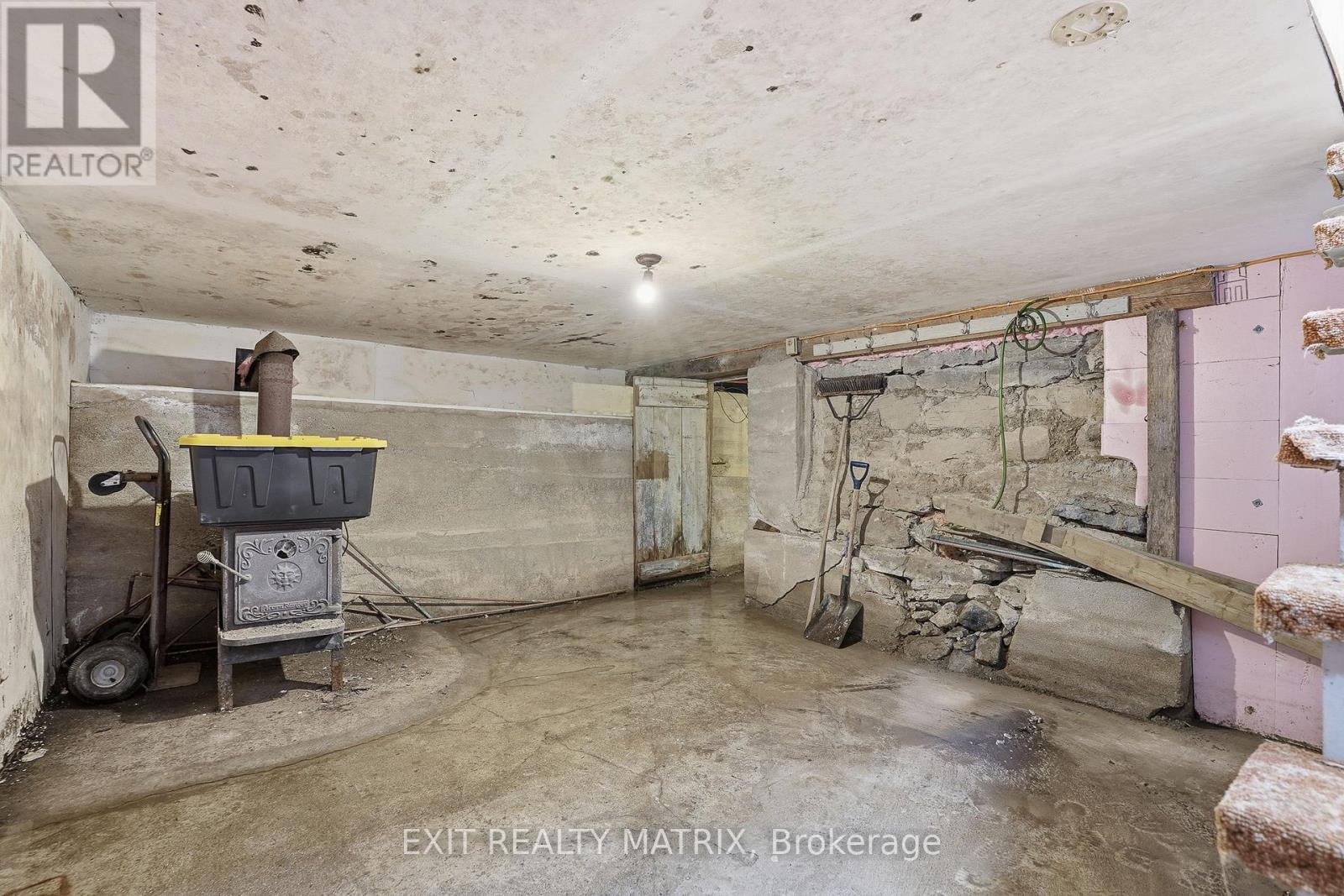 21888 Laggan-Glenelg Road, North Glengarry, Ontario K0B 1E0 - Photo 23 - X12885830