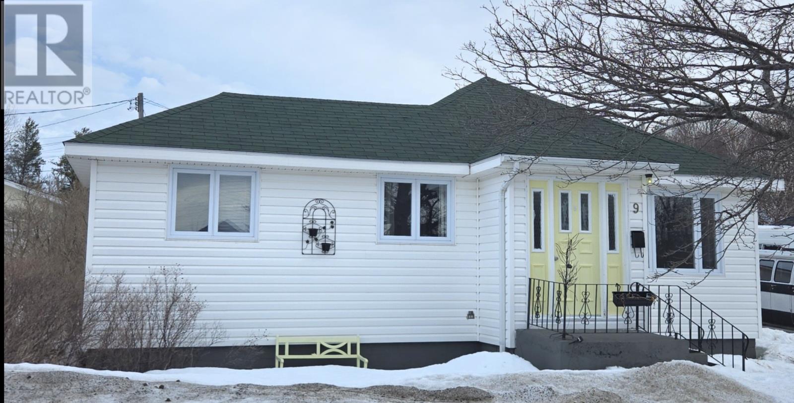 9 Exploits Avenue, Grand Falls-Windsor, Newfoundland & Labrador  A2A 1M3 - Photo 1 - 1295207