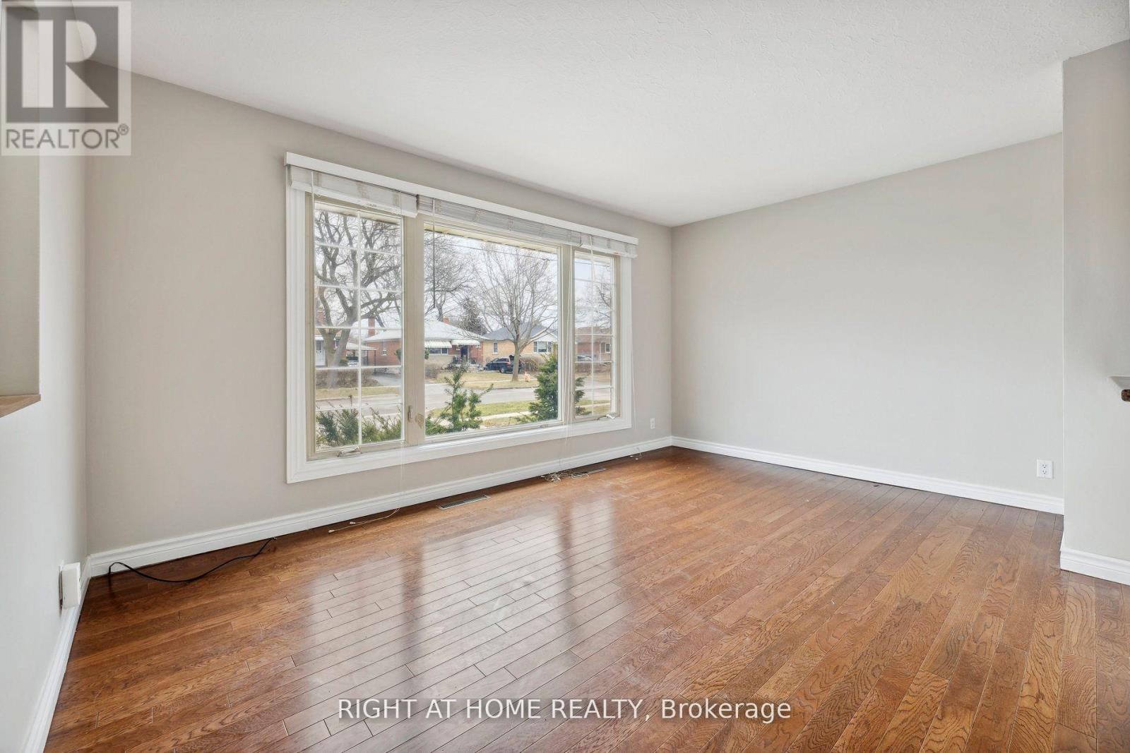 288 Baldwin Street, Oshawa (Donevan), Ontario  L1H 6H4 - Photo 2 - E12885850