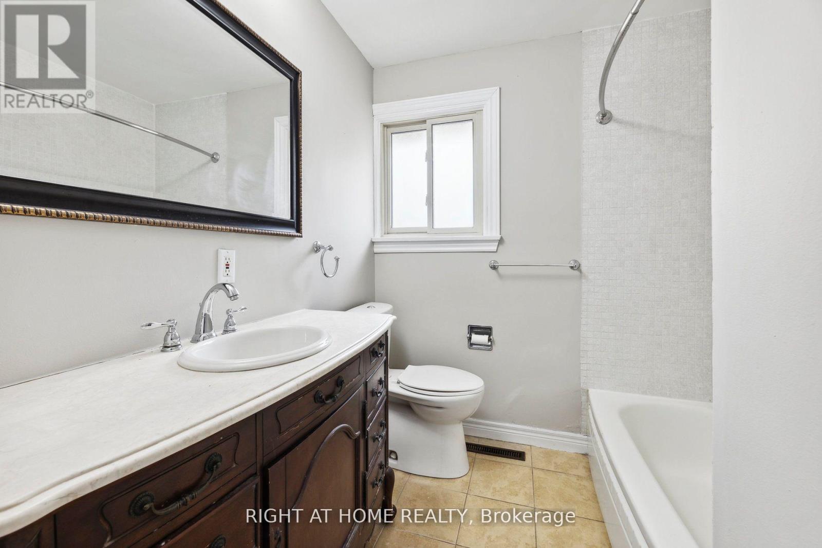 288 Baldwin Street, Oshawa (Donevan), Ontario  L1H 6H4 - Photo 7 - E12885850