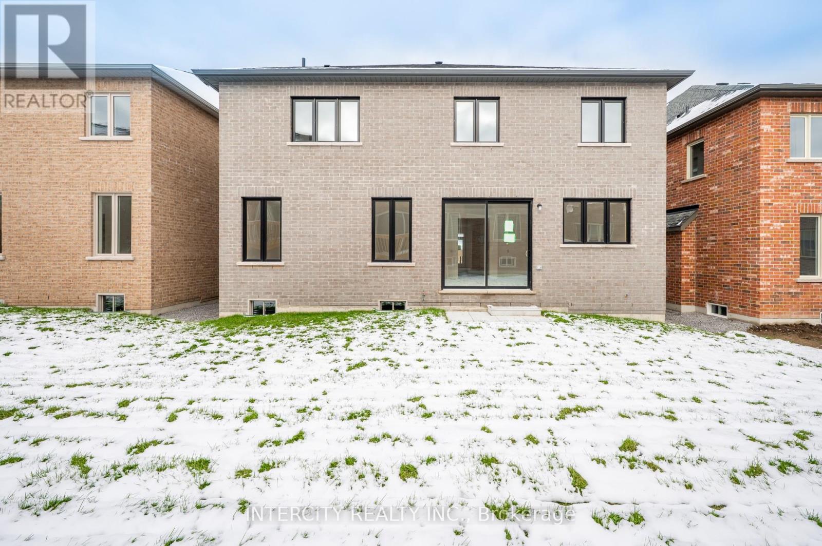 39 Father Muckle Avenue, Georgina (Keswick South), Ontario  L4P 0S9 - Photo 3 - N12885796