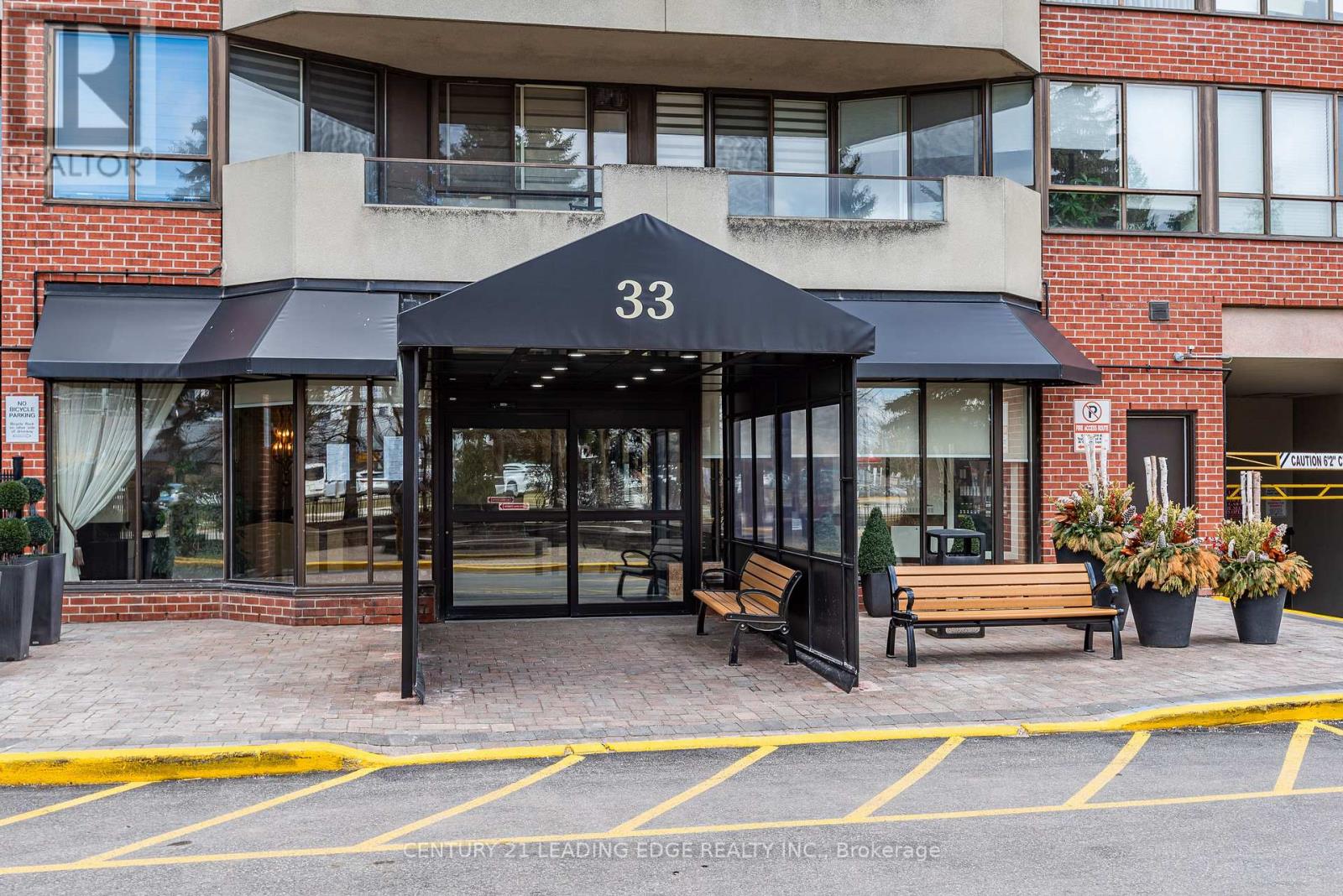 Ph05 - 33 Weldrick Road E, Richmond Hill, Ontario  L4C 8W4 - Photo 2 - N12885800