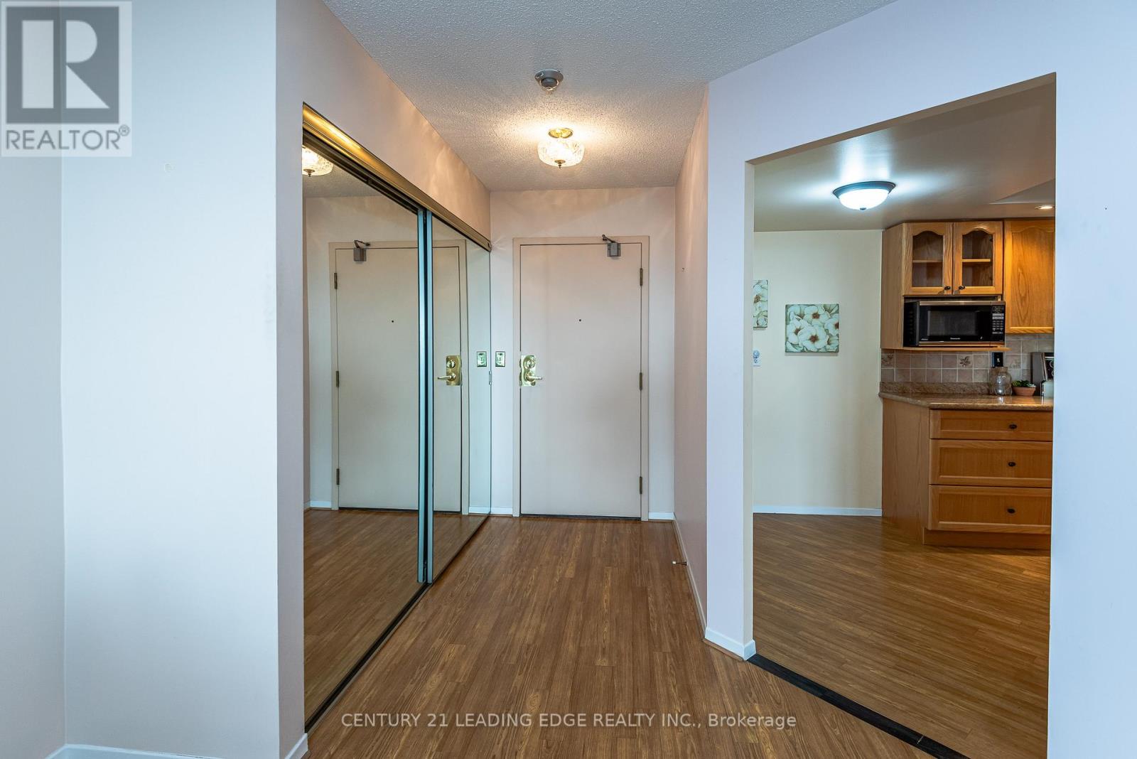 Ph05 - 33 Weldrick Road E, Richmond Hill, Ontario  L4C 8W4 - Photo 4 - N12885800