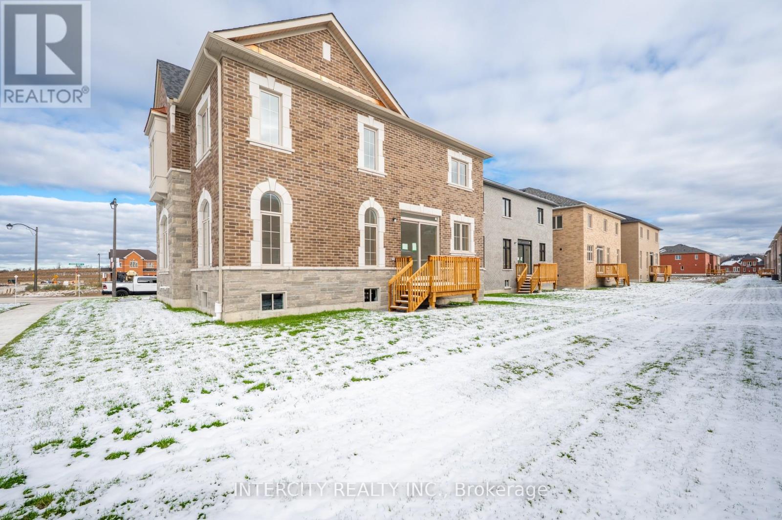 71 Lorrain Hand Avenue, Georgina (Keswick South), Ontario  L4P 0T2 - Photo 7 - N12885832