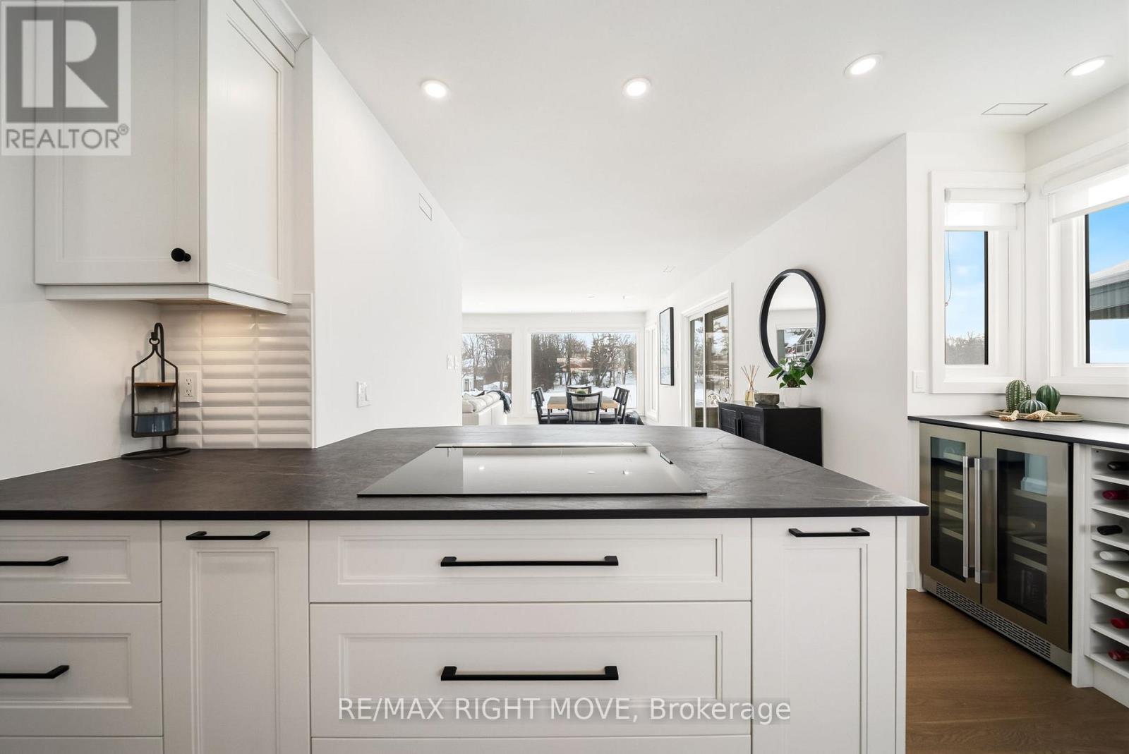 205 - 585 Atherley Road, Orillia, Ontario  L3V 7L5 - Photo 5 - S12885778