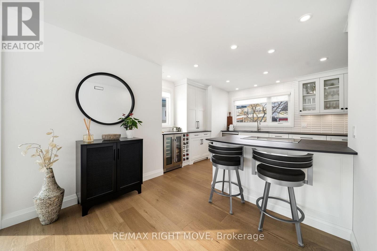 205 - 585 Atherley Road, Orillia, Ontario  L3V 7L5 - Photo 8 - S12885778