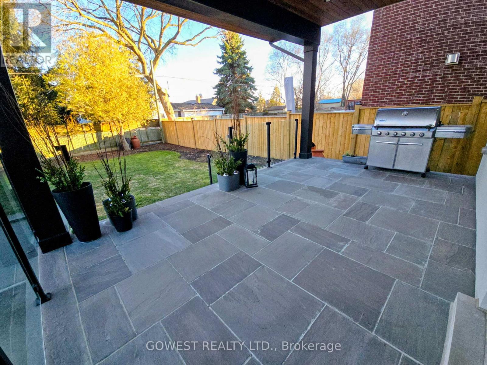 402 Niar Avenue, Mississauga (Mineola), Ontario  L5G 1W3 - Photo 47 - W12728338