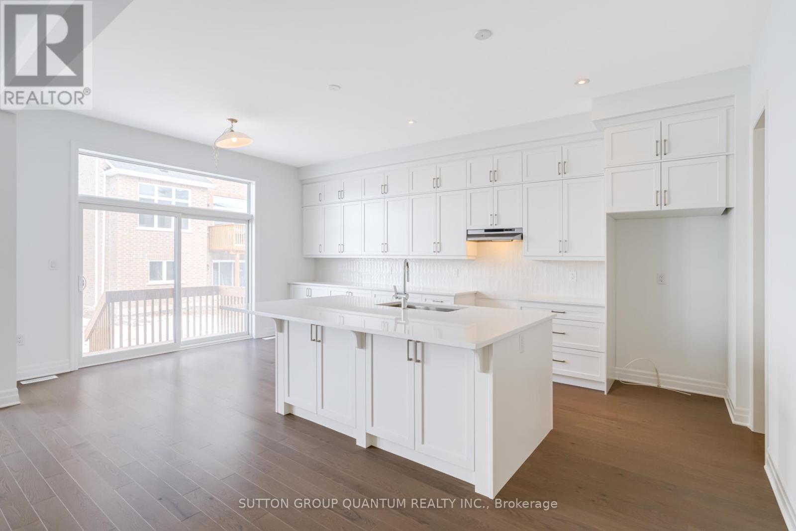 1243 Black Bear Trail, Oakville, Ontario  L6H 8B2 - Photo 12 - W12885744