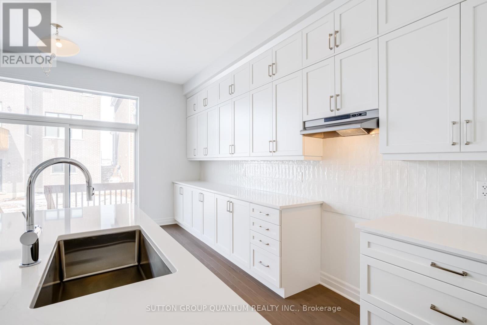 1243 Black Bear Trail, Oakville, Ontario  L6H 8B2 - Photo 14 - W12885744