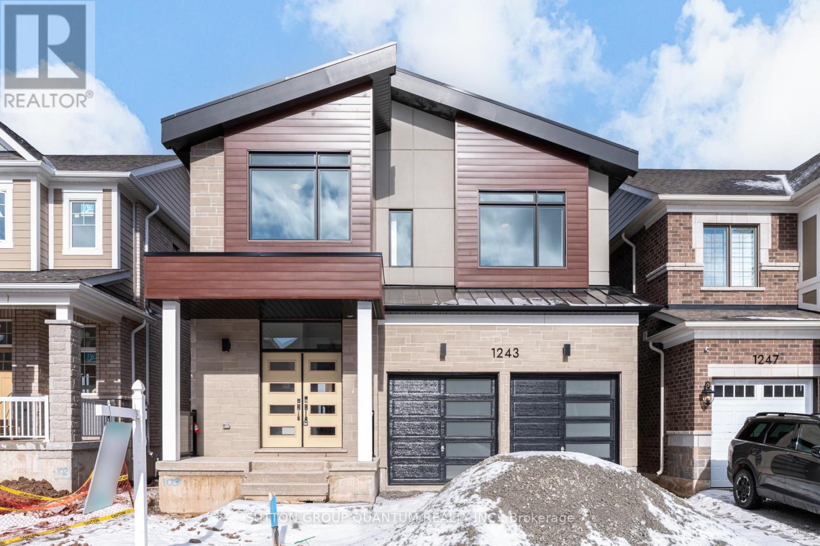 1243 Black Bear Trail, Oakville, Ontario  L6H 8B2 - Photo 2 - W12885744