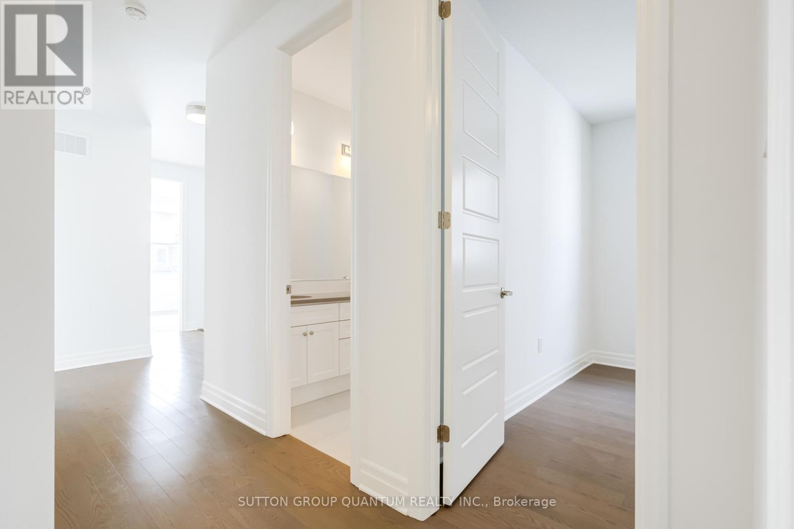 1243 Black Bear Trail, Oakville, Ontario  L6H 8B2 - Photo 24 - W12885744