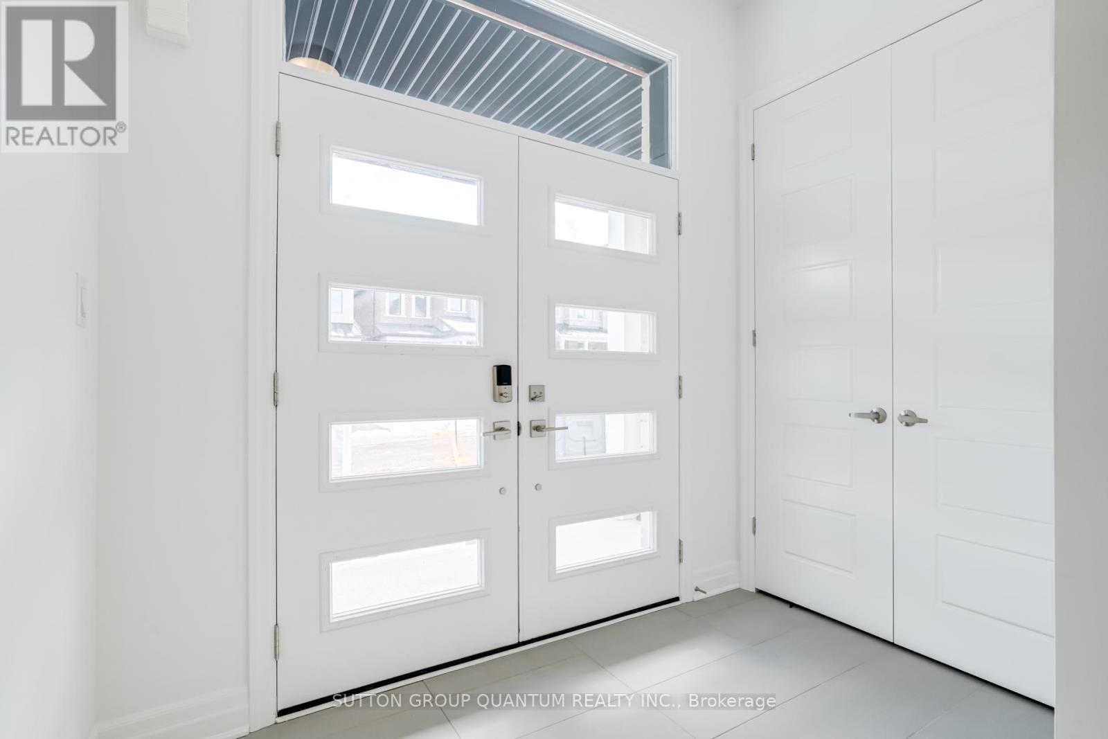 1243 Black Bear Trail, Oakville, Ontario  L6H 8B2 - Photo 5 - W12885744