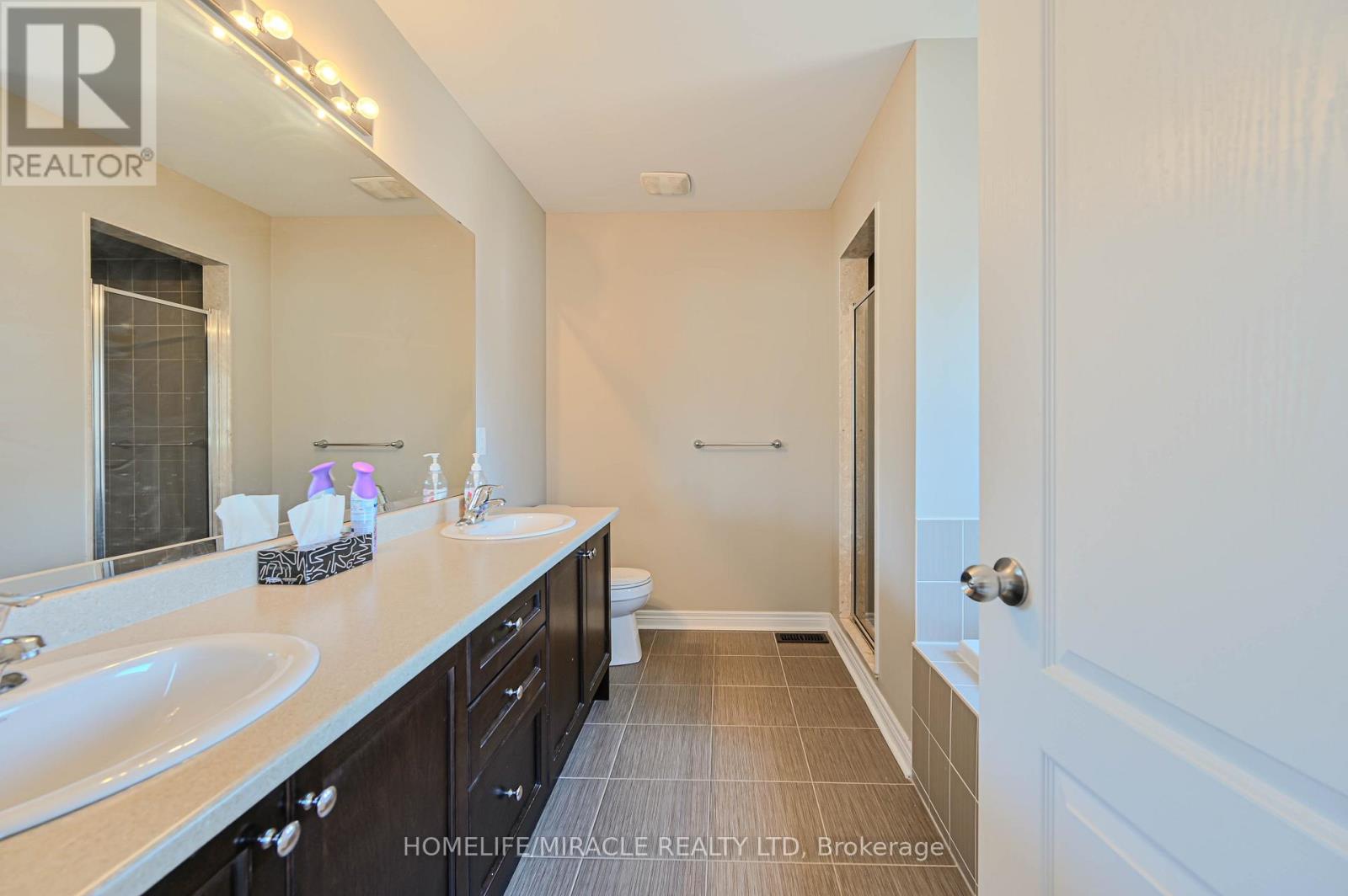 15 Fringetree Road, Brampton, Ontario  L6R 3V8 - Photo 19 - W12885762