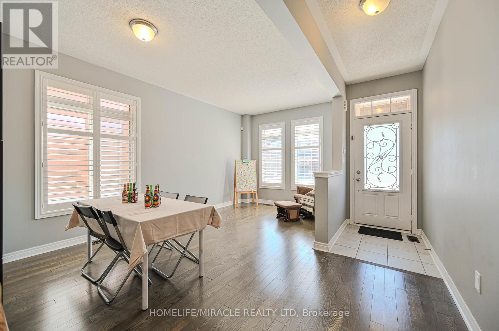 15 Fringetree Road, Brampton, Ontario  L6R 3V8 - Photo 6 - W12885762