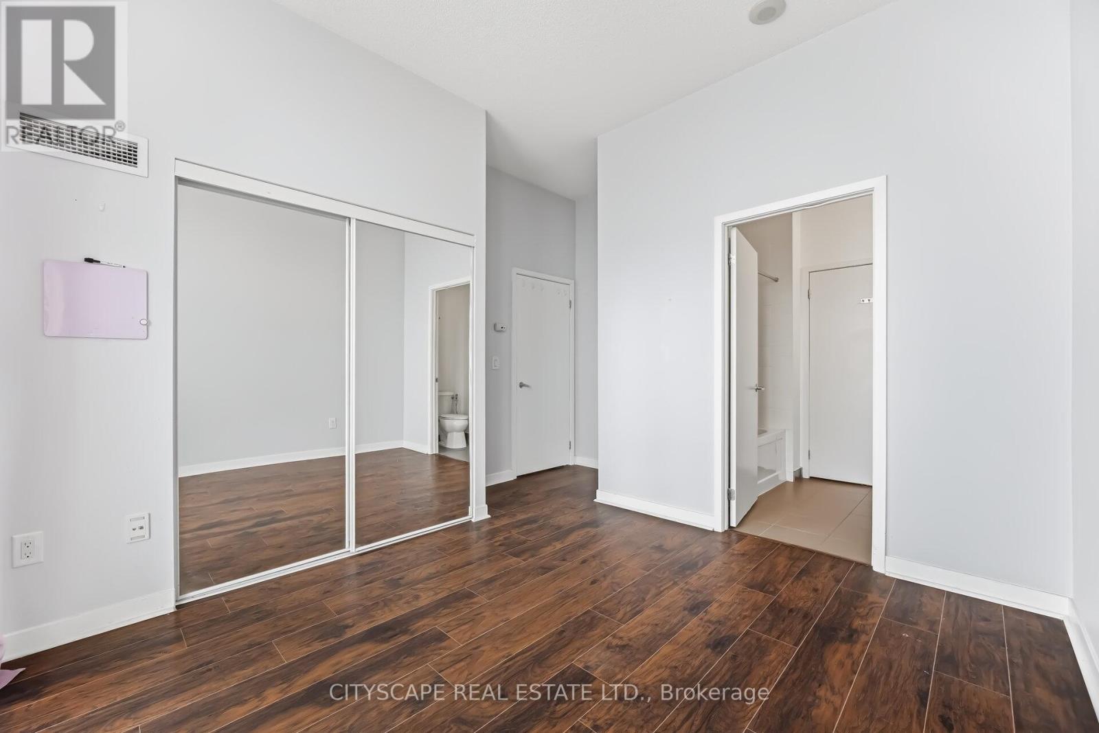 3212 - 360 Square One Drive, Mississauga (City Centre), Ontario  L5V 3A5 - Photo 18 - W12885844