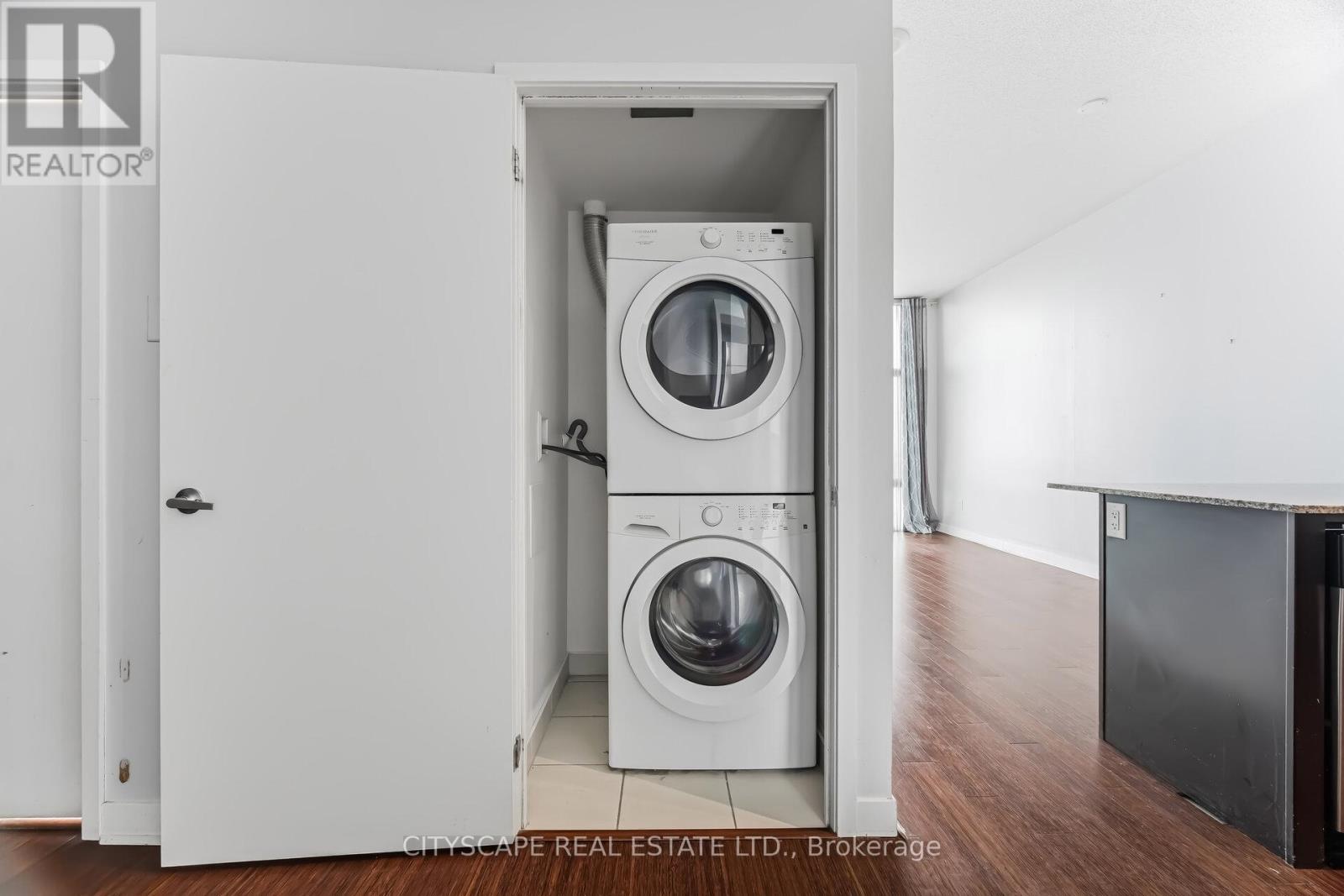 3212 - 360 Square One Drive, Mississauga (City Centre), Ontario  L5V 3A5 - Photo 21 - W12885844