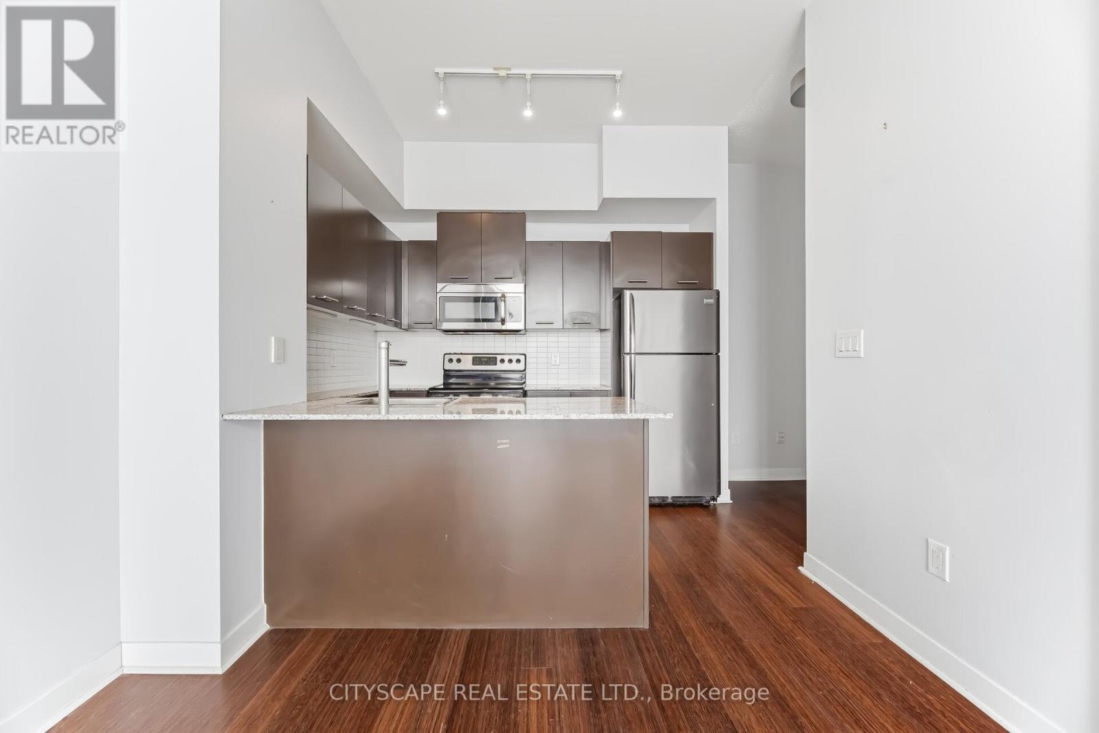 3212 - 360 Square One Drive, Mississauga (City Centre), Ontario  L5V 3A5 - Photo 3 - W12885844