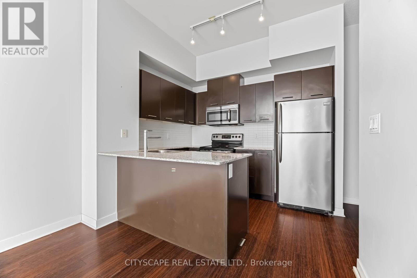 3212 - 360 Square One Drive, Mississauga (City Centre), Ontario  L5V 3A5 - Photo 4 - W12885844