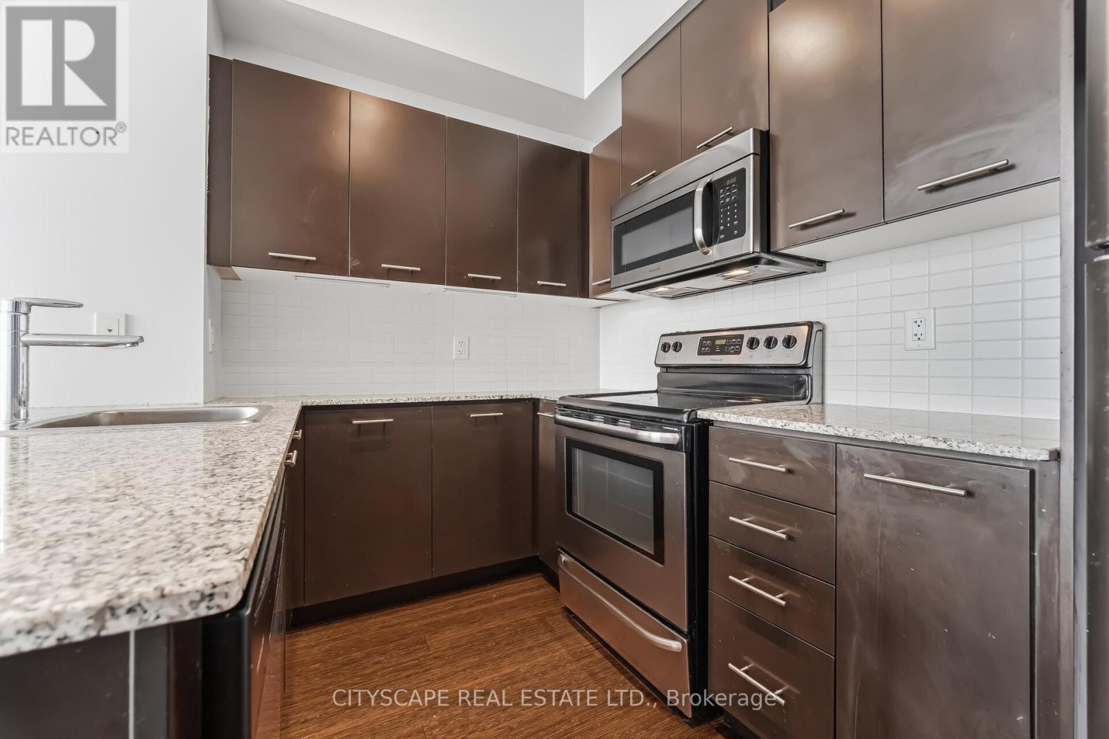 3212 - 360 Square One Drive, Mississauga (City Centre), Ontario  L5V 3A5 - Photo 5 - W12885844