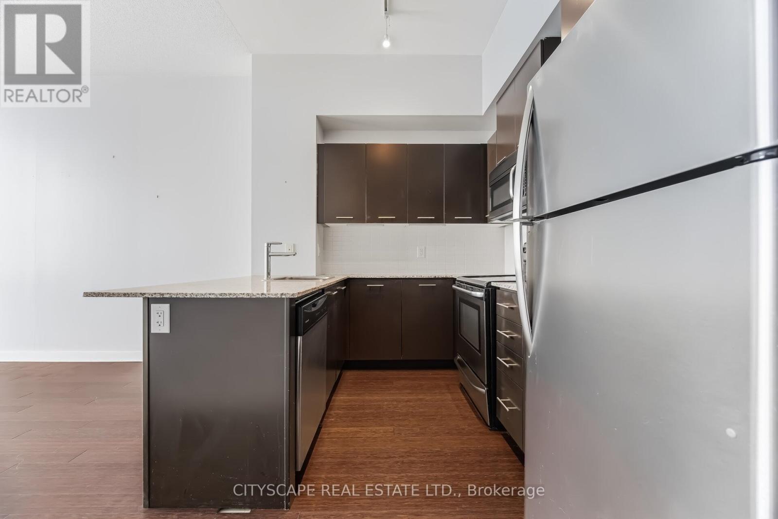 3212 - 360 Square One Drive, Mississauga (City Centre), Ontario  L5V 3A5 - Photo 6 - W12885844